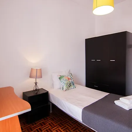 4 Bedroom In Downtown Apartamento