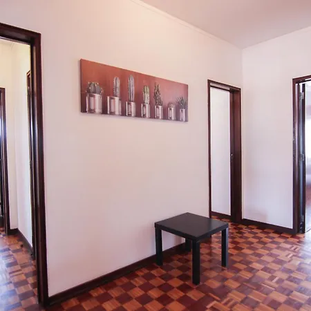 4 Bedroom In Downtown Lejlighed Faro